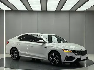Skoda Octavia Pro, 2022 — фото 2
