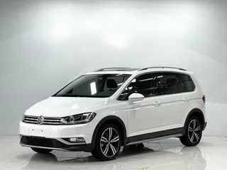 Volkswagen Touran, 2021 — фото 1