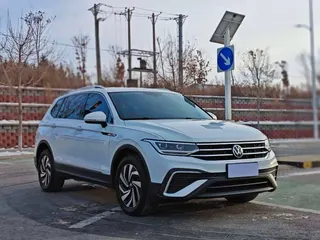 Volkswagen Tiguan L, 2022 — фото 1