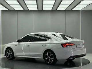 Skoda Octavia Pro, 2022 — фото 3