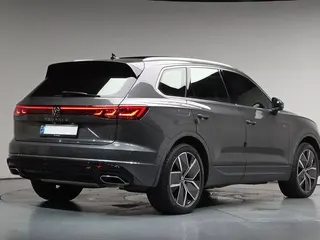 Volkswagen Touareg R-Line, 2024 — фото 2