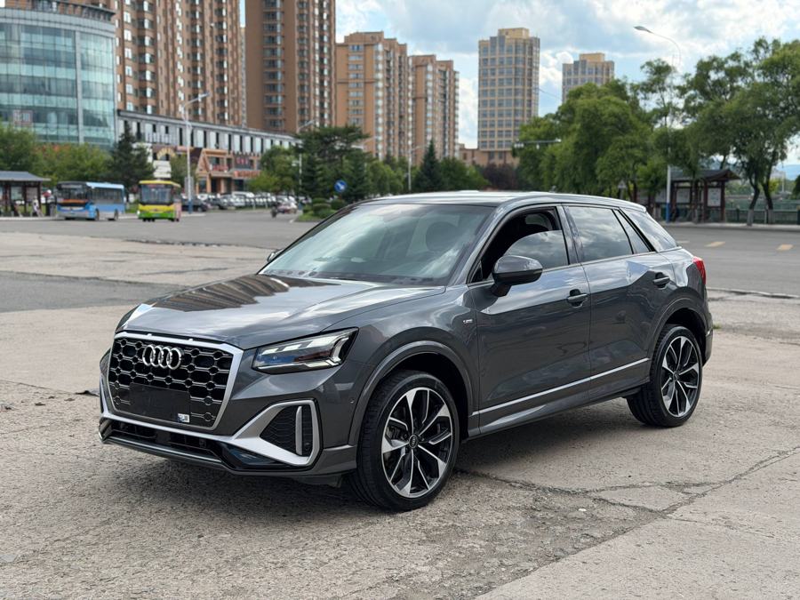 Audi Q2L, 2022
