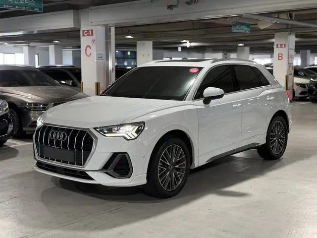 Audi Q3, 2022